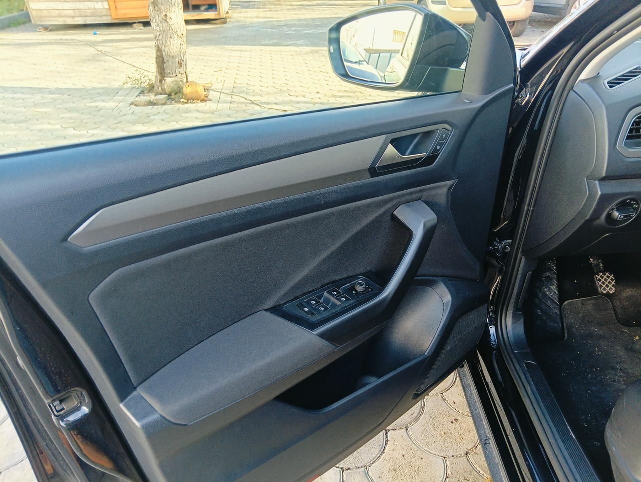 Volkswagen T-Roc 2.0 TDI 115cv SCR Business BlueMotion Technology