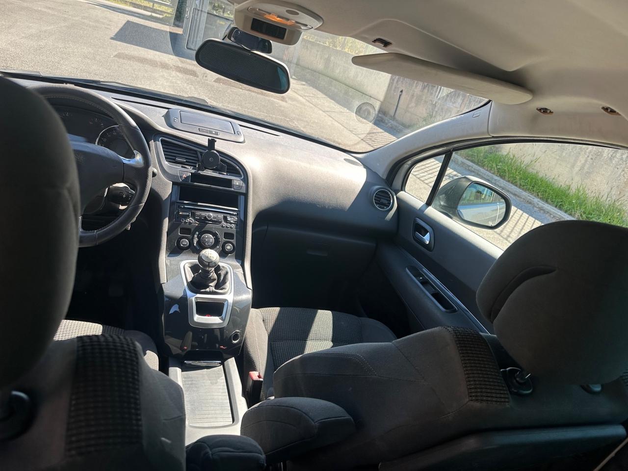 Peugeot 5008 1.6 HDi 115CV Access