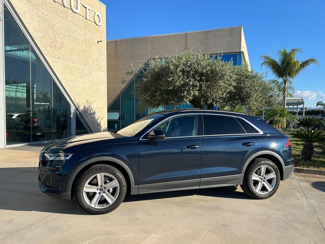 Audi Q8 50 tdi quattro possibilità noleggio no scoring