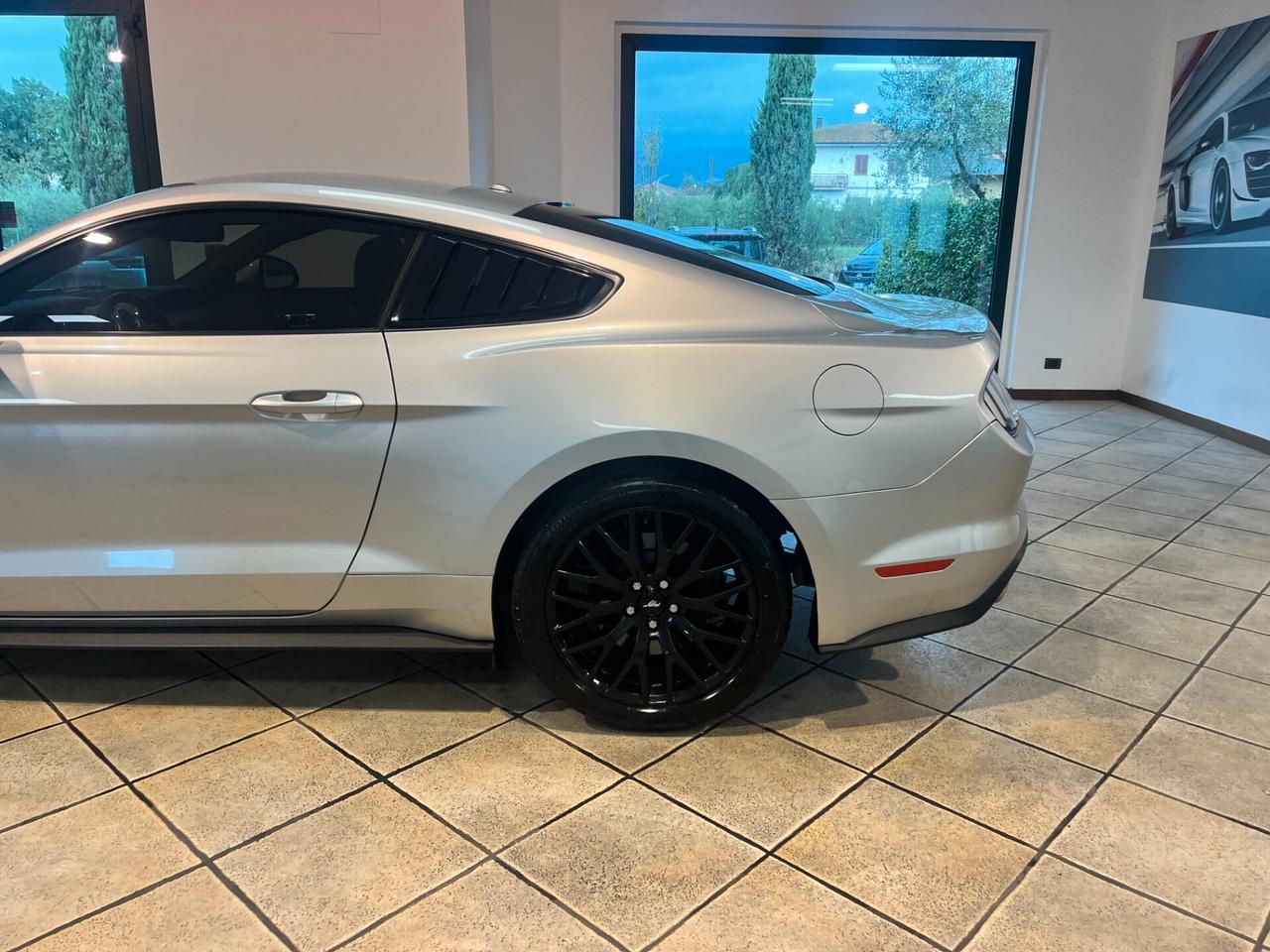 Ford Mustang Fastback 5.0 V8 TiVCT aut. GT