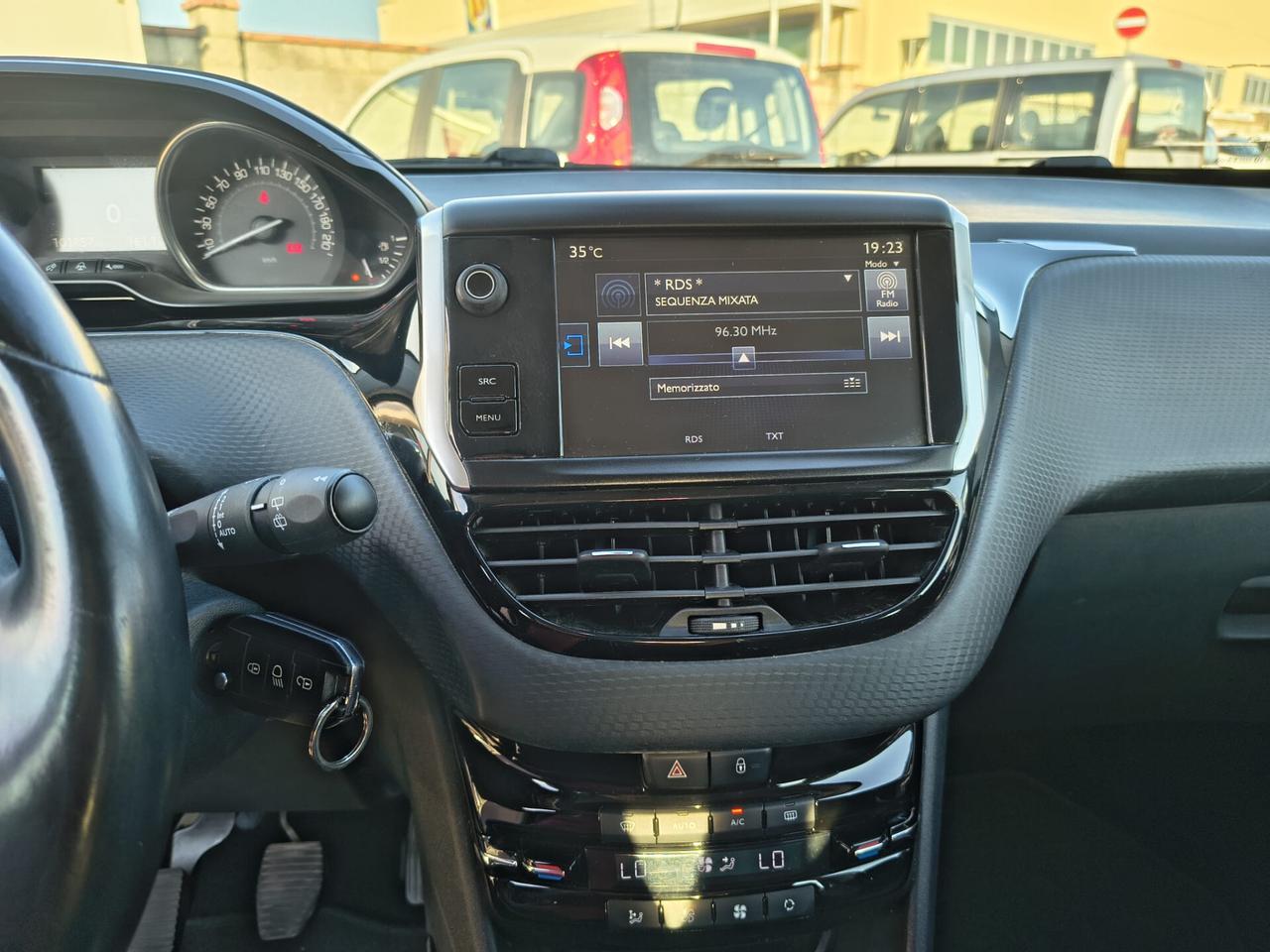 Peugeot 2008 1.2 BENZINA 5 PORTE