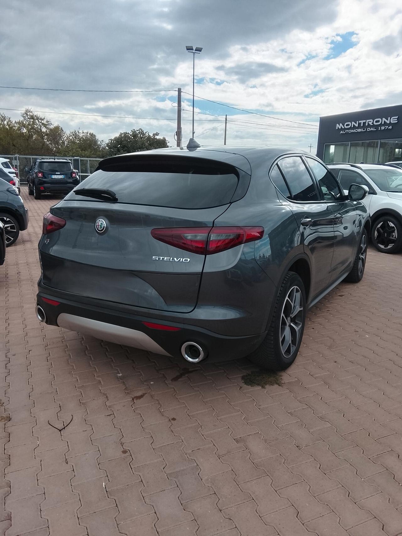 Alfa Romeo Stelvio 2.2 Turbodiesel 210 CV AT8 Q4 Executive