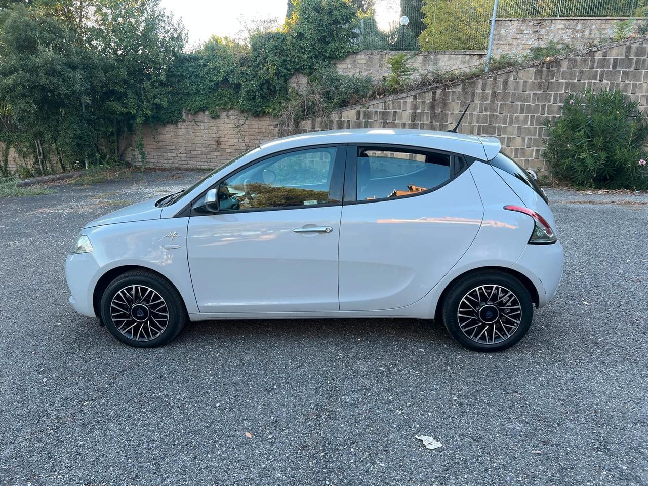Lancia Ypsilon 1.2 69 CV 5 porte Mya KM 120000!