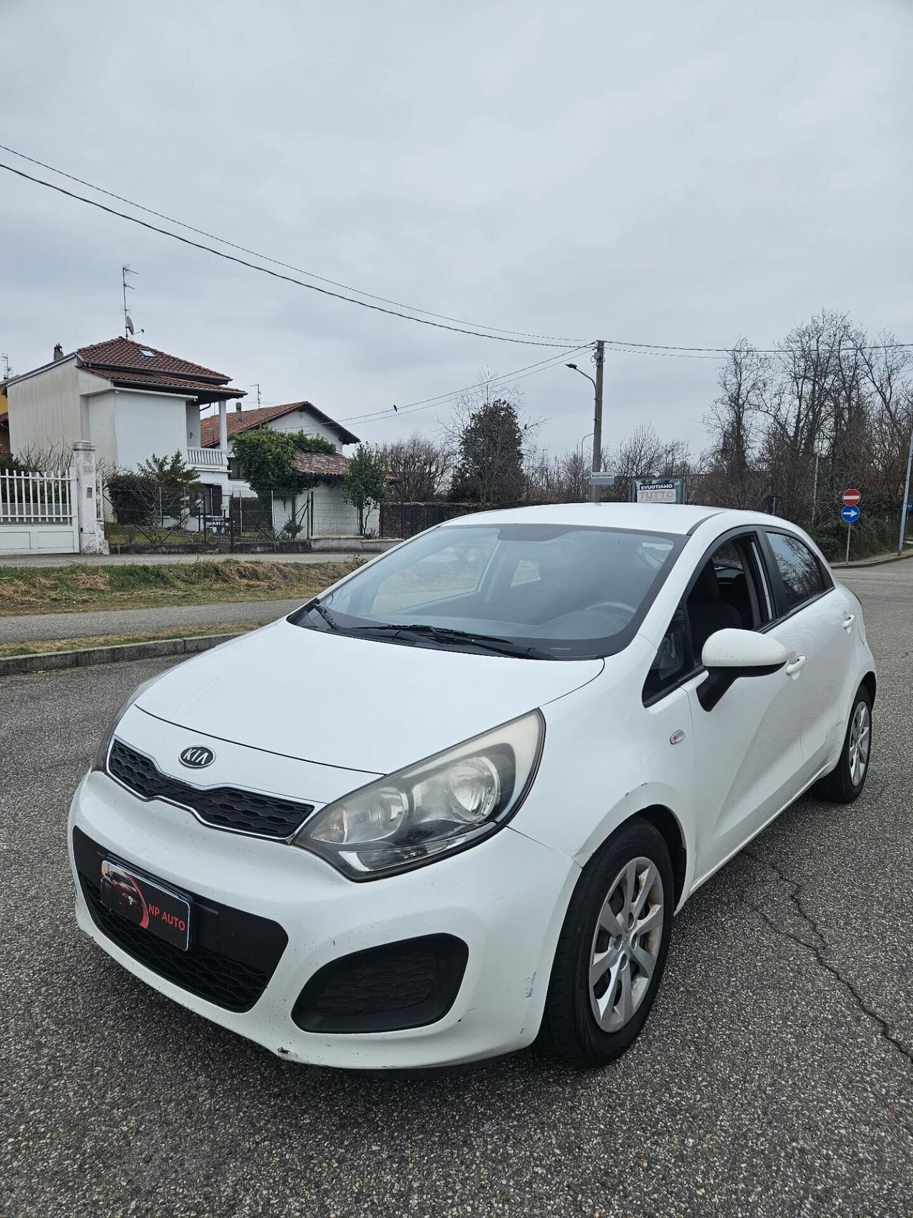 Kia Rio 1.4 CRDi NEOPATENTATI