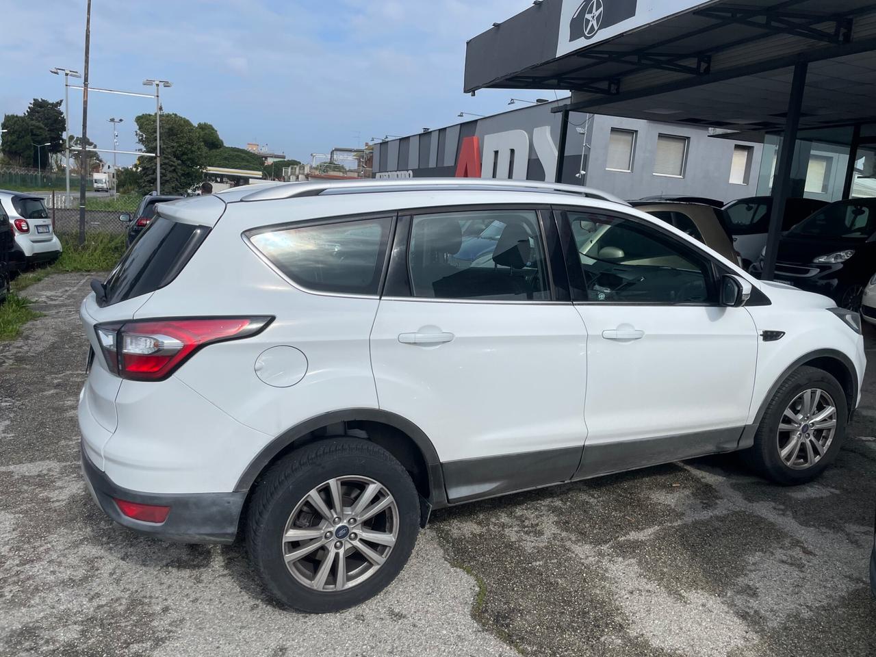 Ford Kuga 1.5 TDCI 120 CV S&S 2WD ST-Line