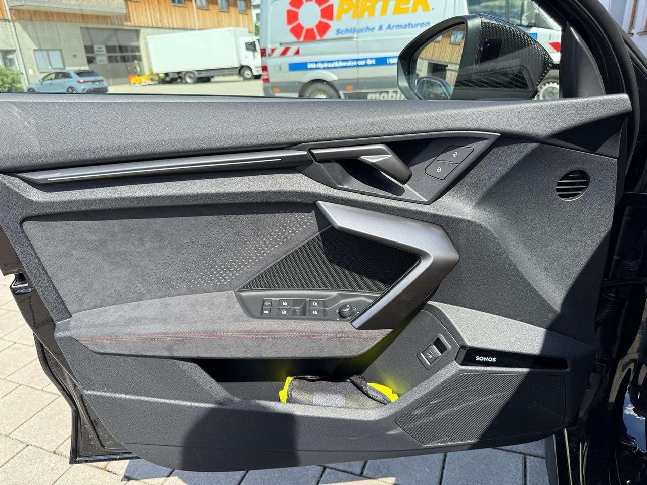 Audi RS3 RS3 Sportback 2.5 tfsi quattro PANO/360°/CARBON