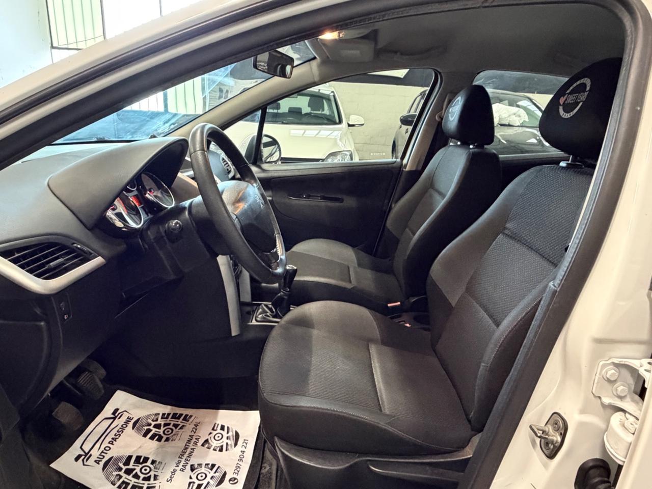 Peugeot 207 1.4 HDi 70CV 5p. Allure