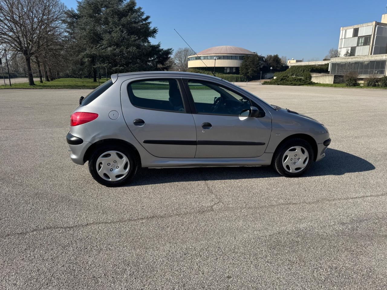 Peugeot 206 1.1 5p. XT