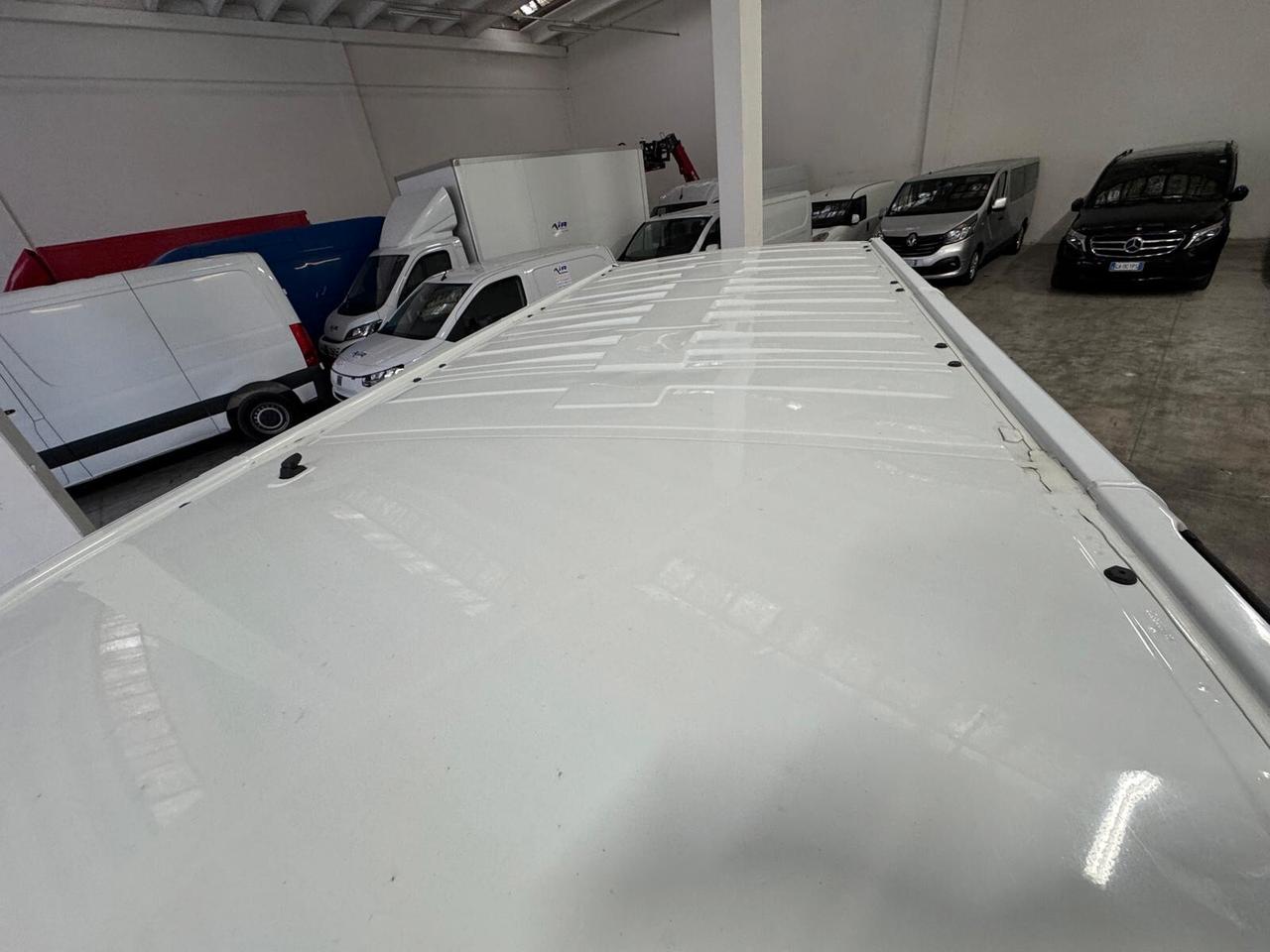 Renault 9 Posti – Anno 2018 – Ottimo stato, pronta all'uso