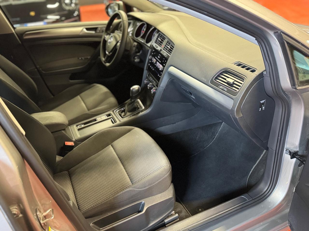 Volkswagen Golf 1.5 TGI DSG 5p. Business BlueMotion Technology
