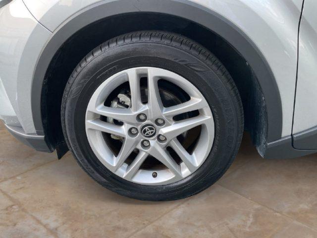 TOYOTA C-HR 1.8 Hybrid E-CVT Business