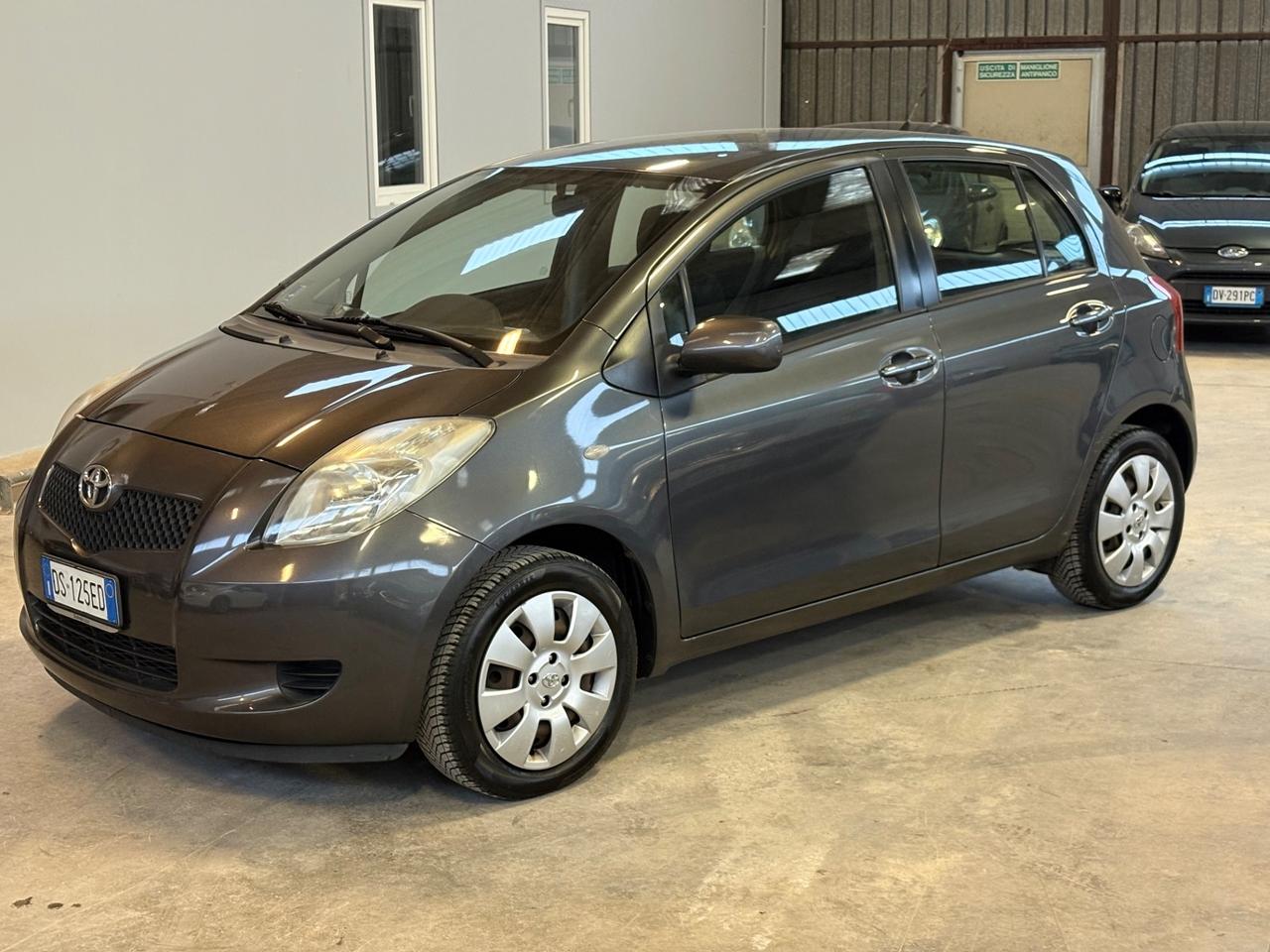 Toyota Yaris 1.0 5 porte Sol