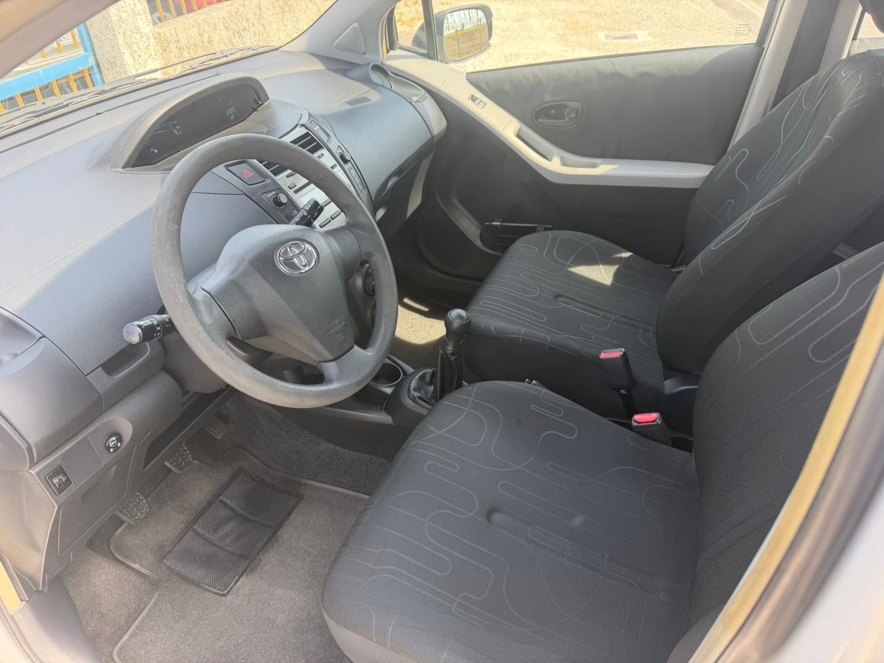 Toyota Yaris 1.0 5 porte Now GPL