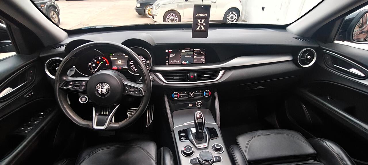 Alfa Romeo Stelvio Q4 Veloce total black
