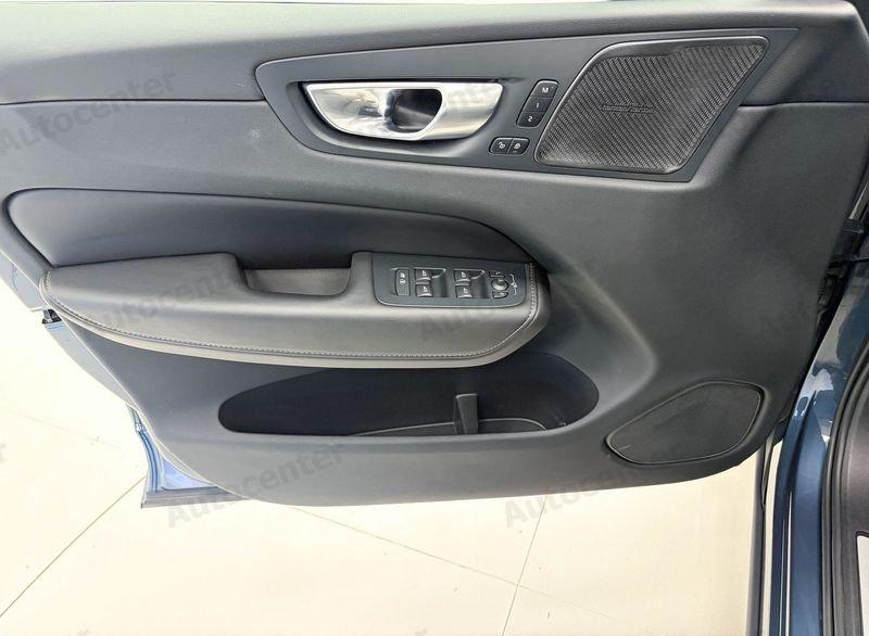 Volvo XC60 XC60 T6 PLUG IN RECHARGE PHEV ULTIMATE DARK AWD AUT