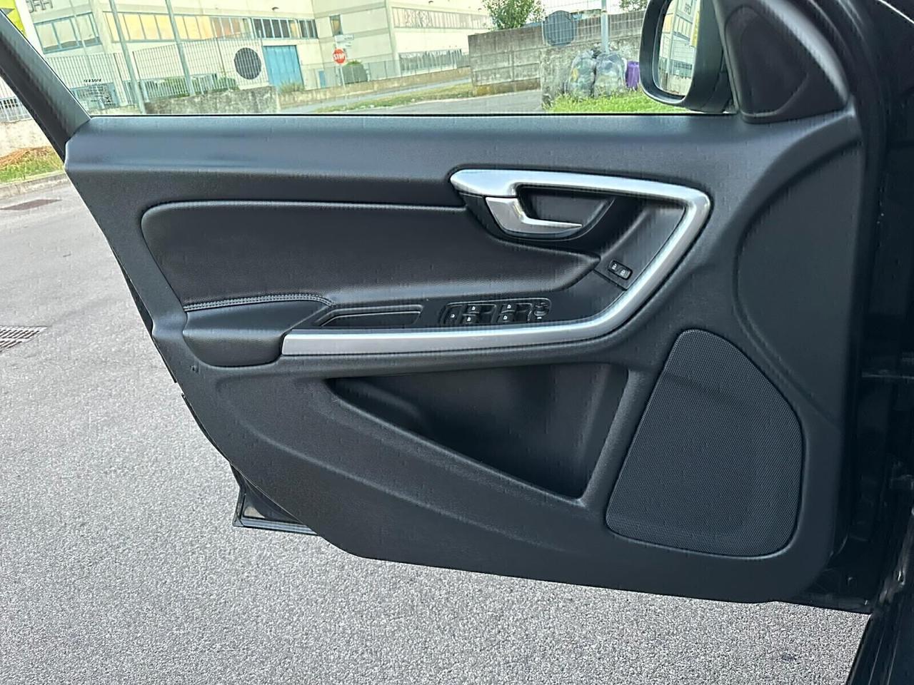 Volvo V60 D2 1.6 Powershift Kinetic