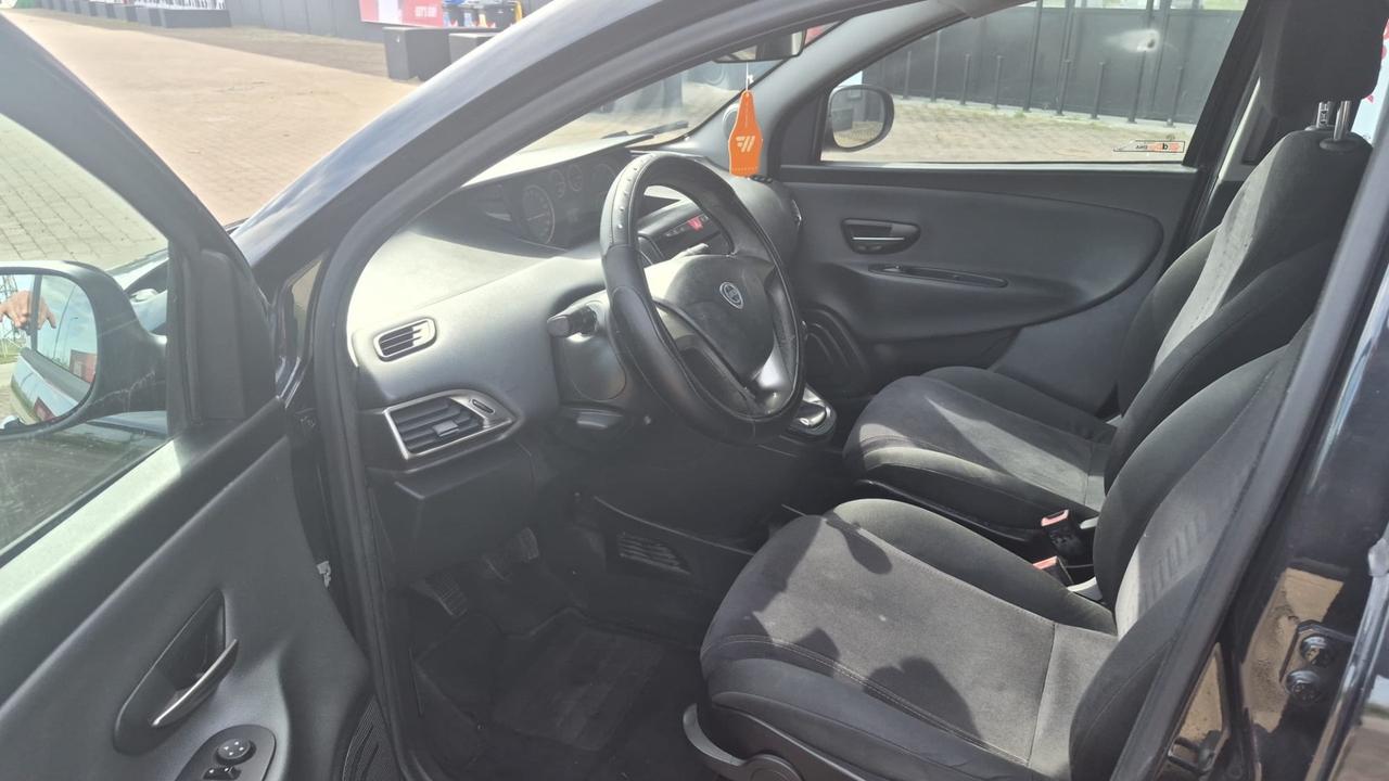 Lancia Ypsilon 1.2 69 CV 5 porte GPL Ecochic Platinum