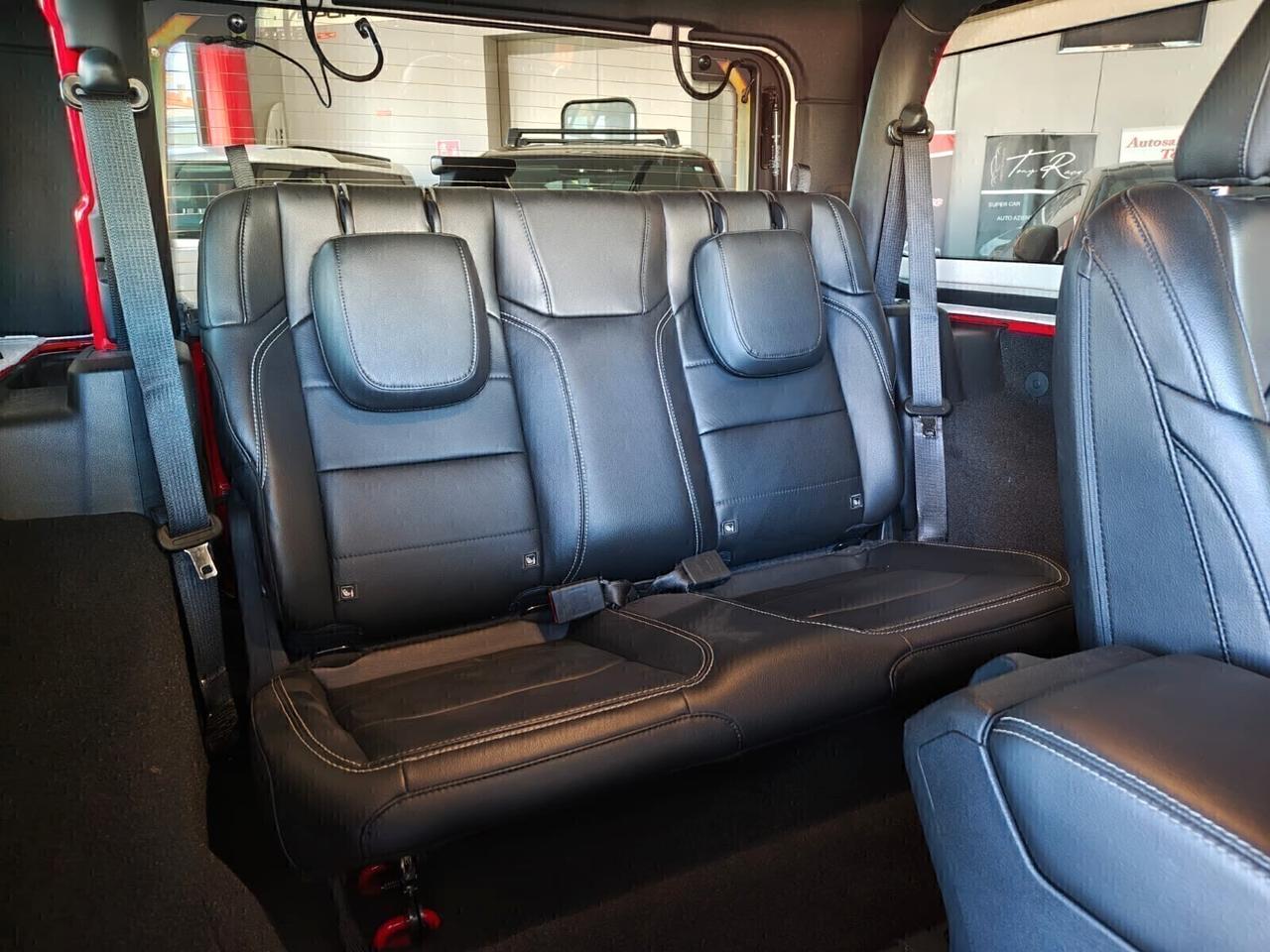Jeep Wrangler 2.2 Mjt II Sahara 29.000 KM
