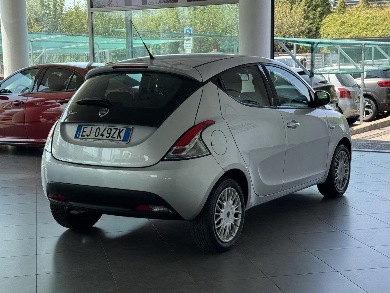 Lancia Ypsilon 5 Porte 1.2 69cv S&S Gold
