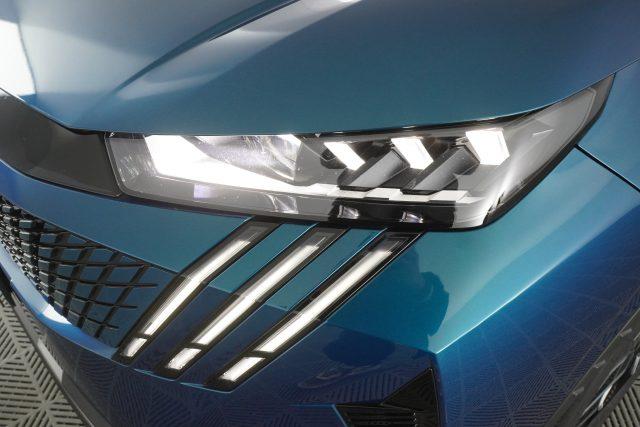 PEUGEOT 3008 3Âª serie Hybrid 136 e-DCS6 Allure