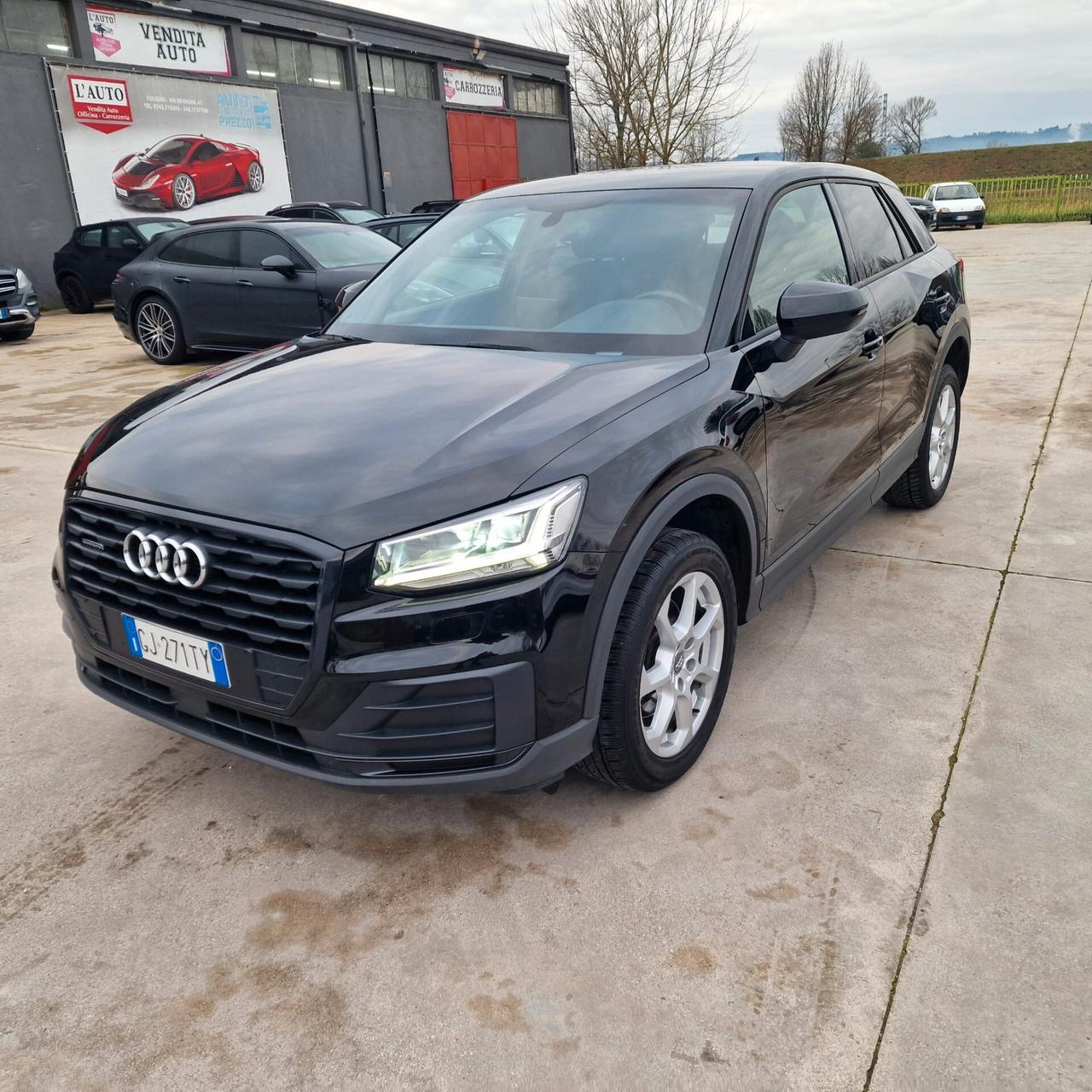Audi Q2 35 TDI quattro S tronic TOTAL BLACK