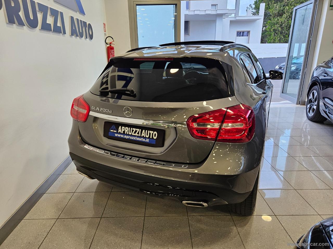 MERCEDES-BENZ GLA 200 d Automatic Sport