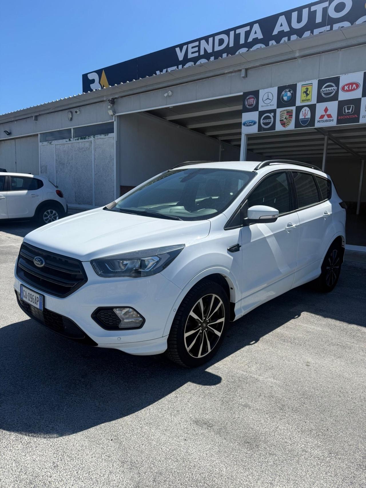Ford Kuga 1.5 TDCI 120 CV S&S 2WD ST-Line