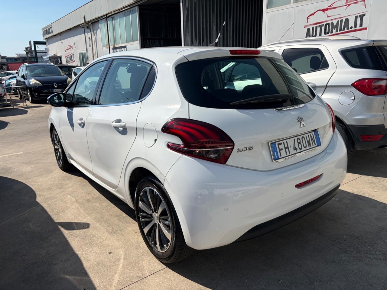 Peugeot 208 BlueHDi 1.6 5 porte Allure