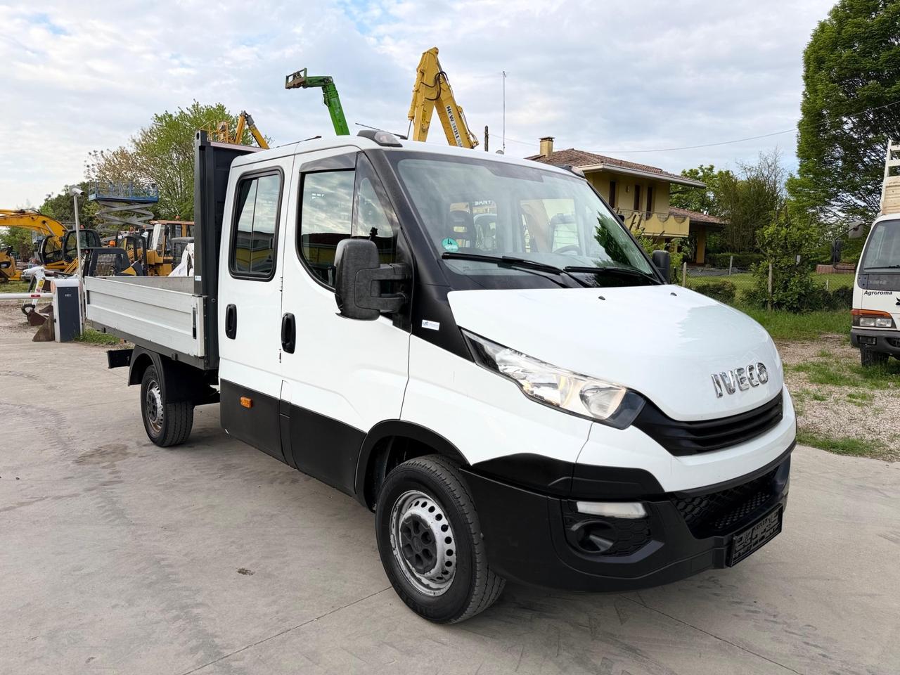 Iveco Daily 35-120 cassone 7 posti