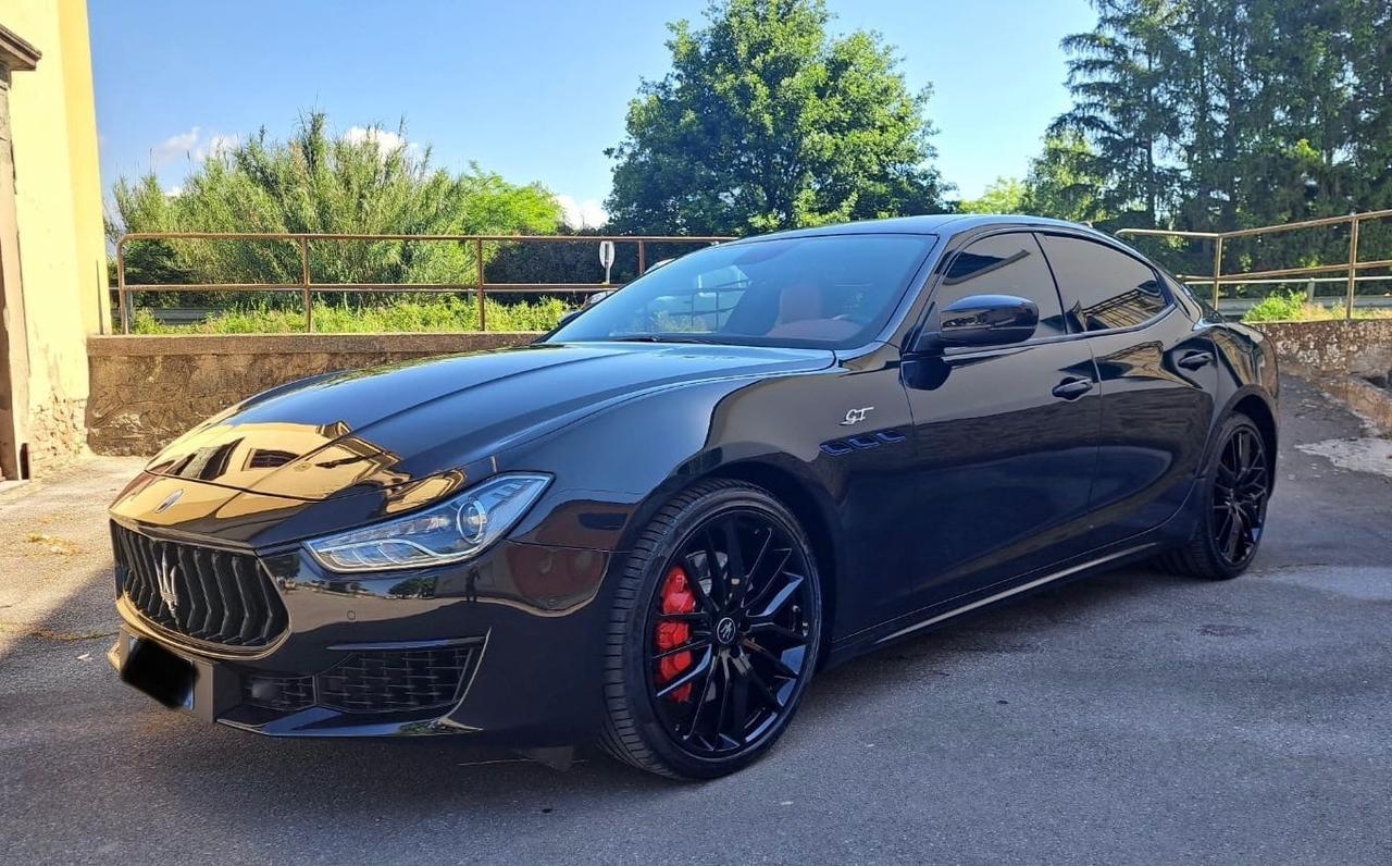 Maserati Ghibli 330 CV MHEV GT