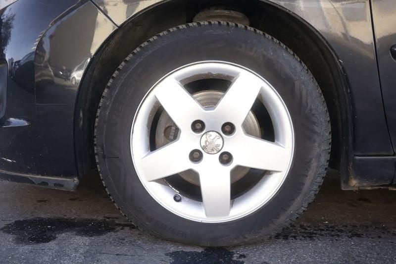 Peugeot 207 Peugeot 207 1.4 8V 75CV 3p. Energie Sport ECO GPL 54KW ANNO 2009