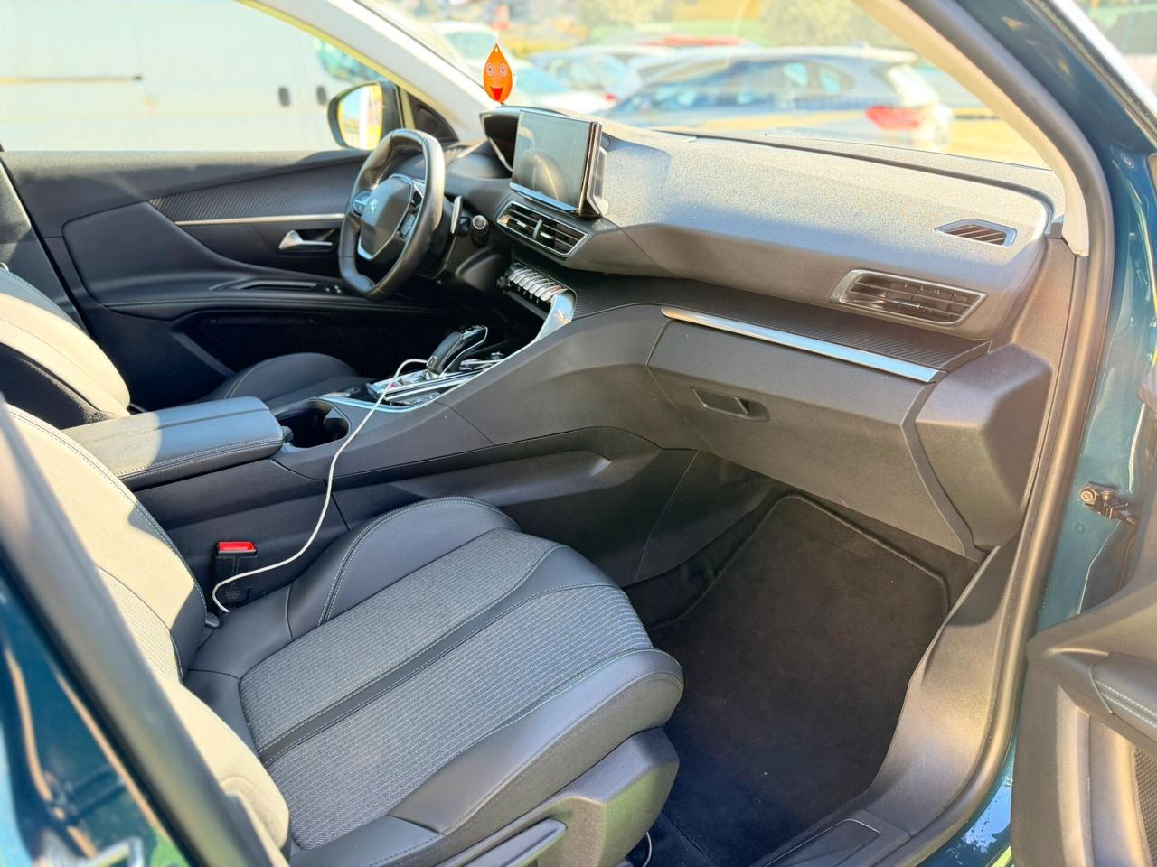 Peugeot 3008 1.5 DIesel 131CV EAT8 Allure Pack anno 10/2022 Permute Garanzia Finanziamento