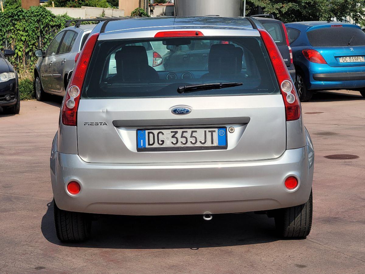 FORD - Fiesta - 1.2i 16V 5 porte Ghia