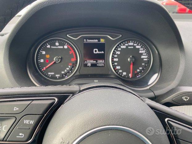 AUDI Q2 30 TFSI Business