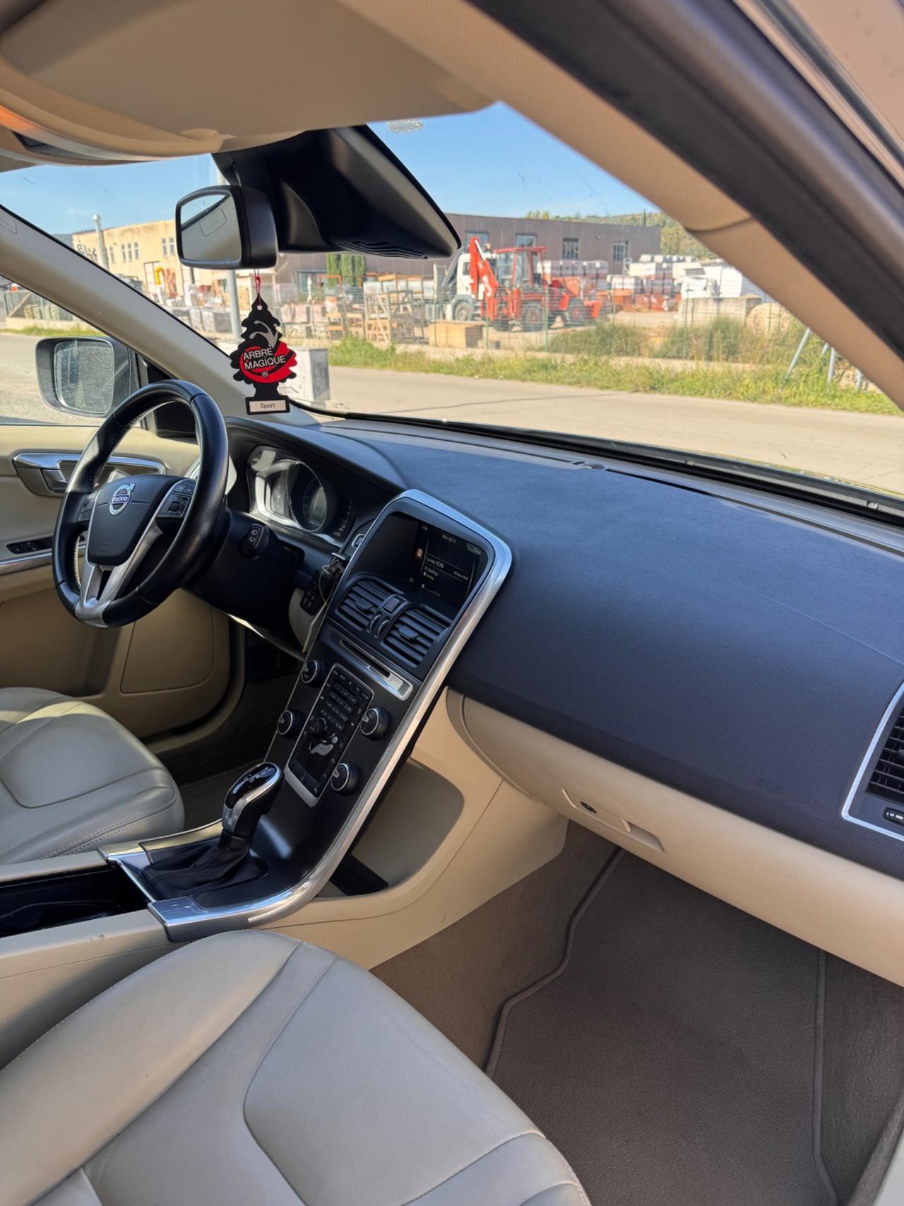 Volvo XC 60 XC60 D4 Geartronic R-design Momentum