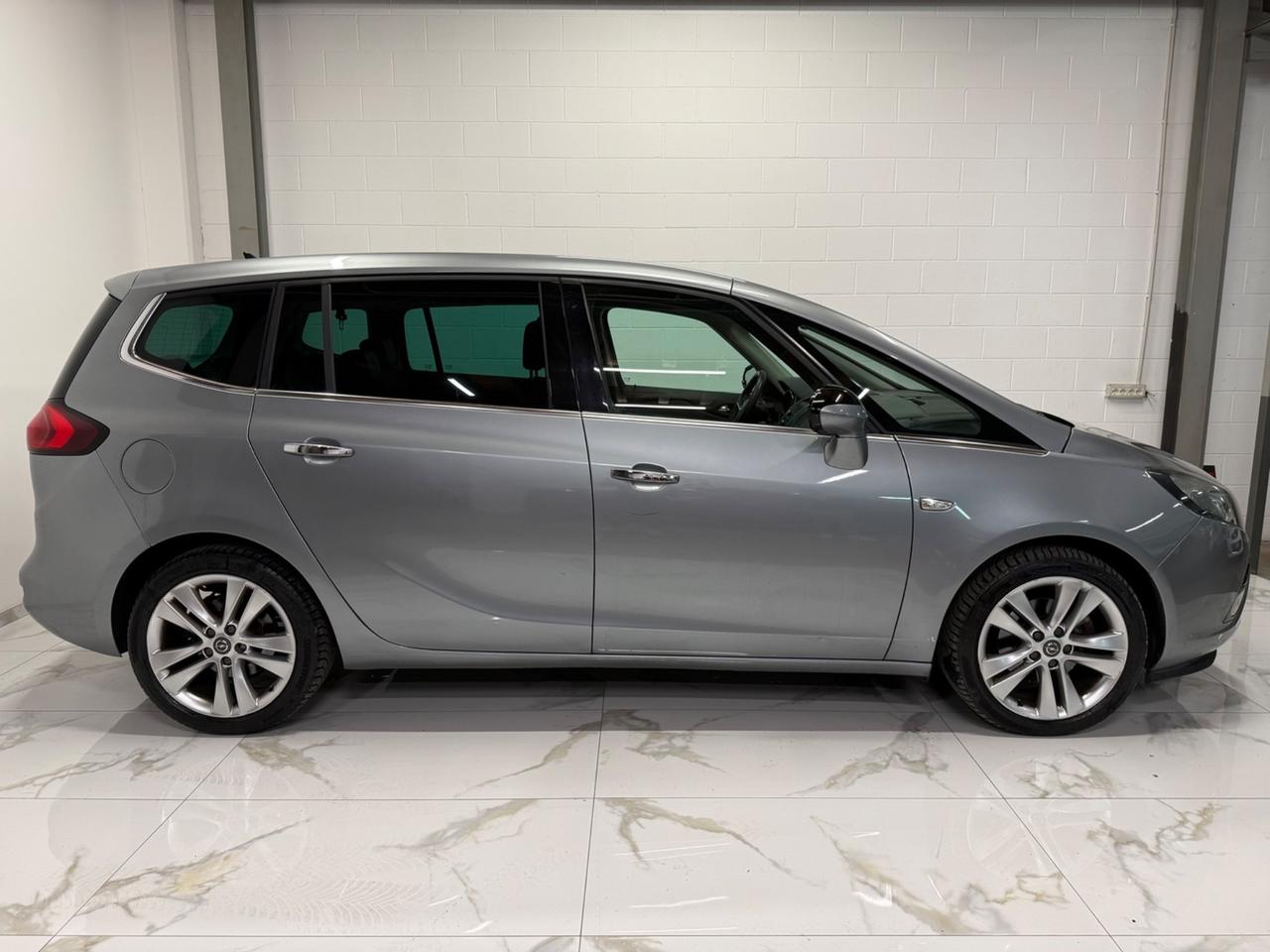 Opel Zafira Tourer 2.0 CDTi 7 POSTI