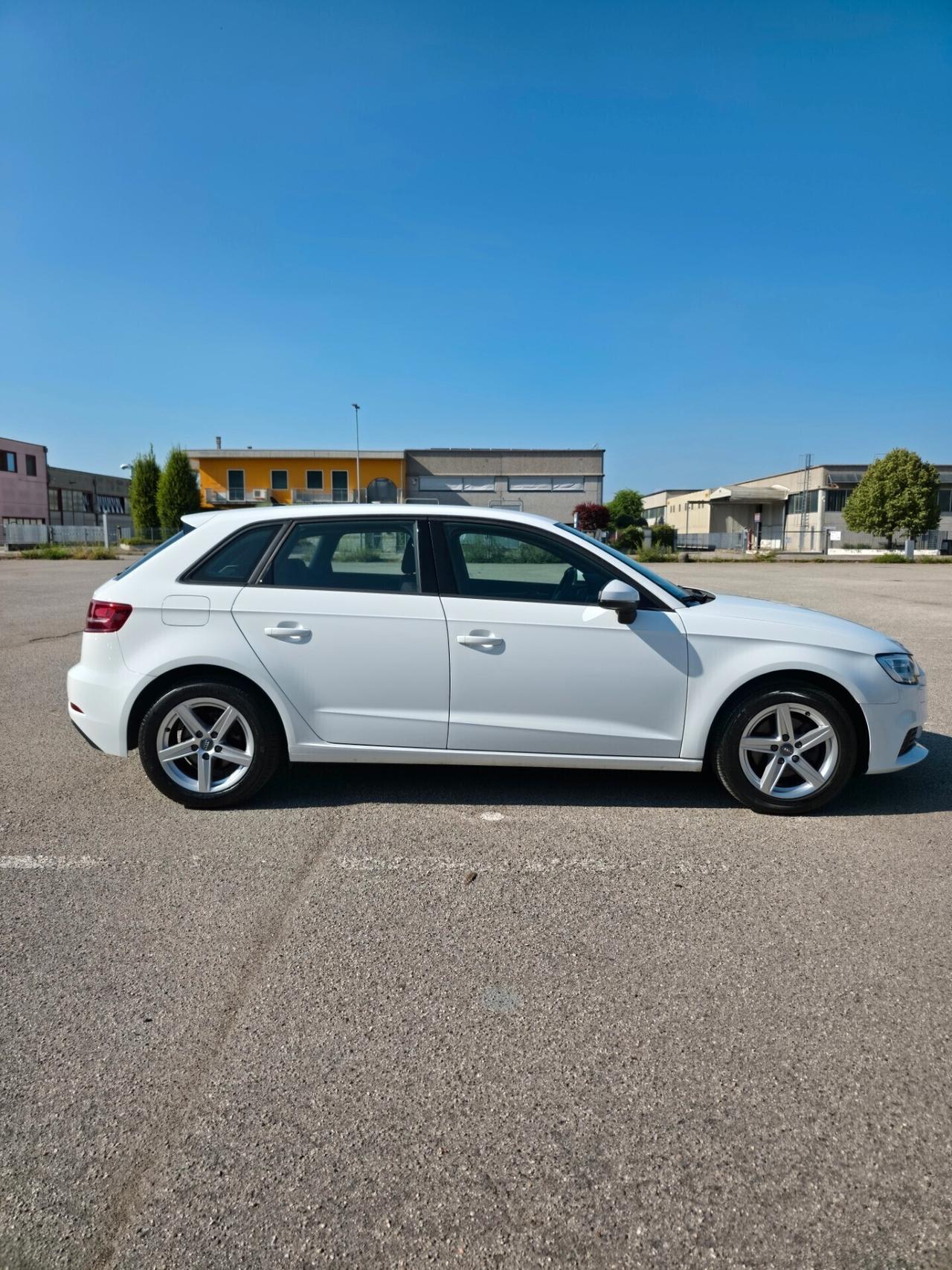 Audi A3 30 G-Tron S Tronic Sport Tagliandata Ufficiale Audi
