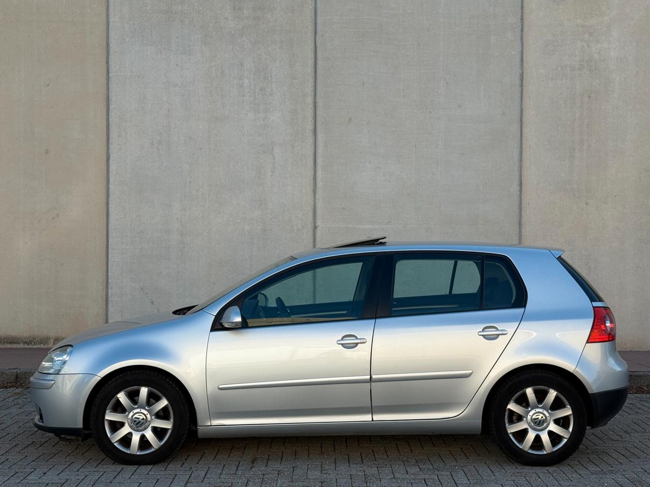 Volkswagen Golf 2.0 16V TDI 5p. Sportline