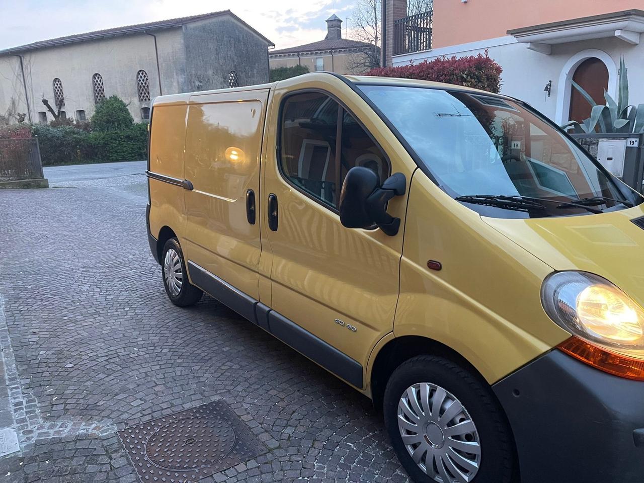 Renault Trafic T27 1.9 dCi/82CV PC-TN Furgone