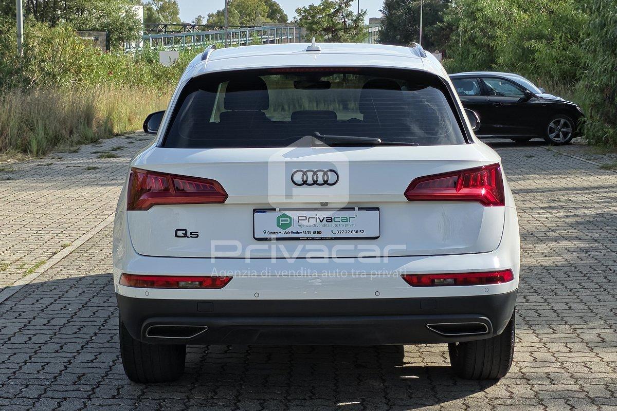 AUDI Q5 35 TDI quattro S tronic Business Sport