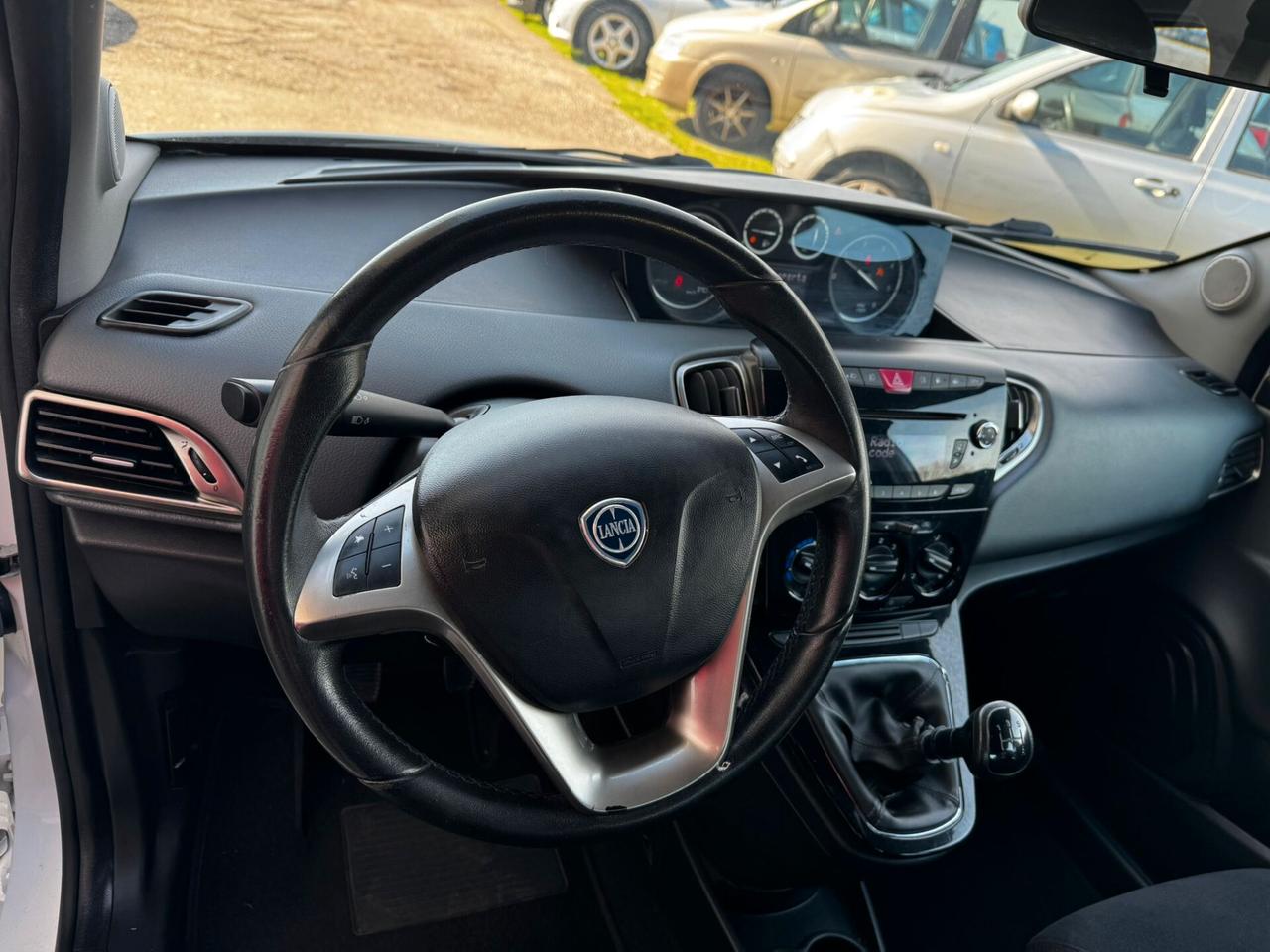 Lancia Ypsilon 0.9 TwinAir 85 CV 5 porte S&S Silver