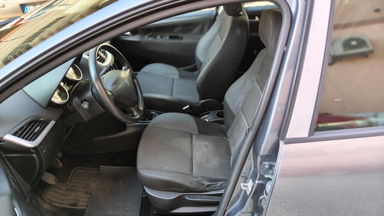 Peugeot 207 1.4 VTi SW Ciel GPL