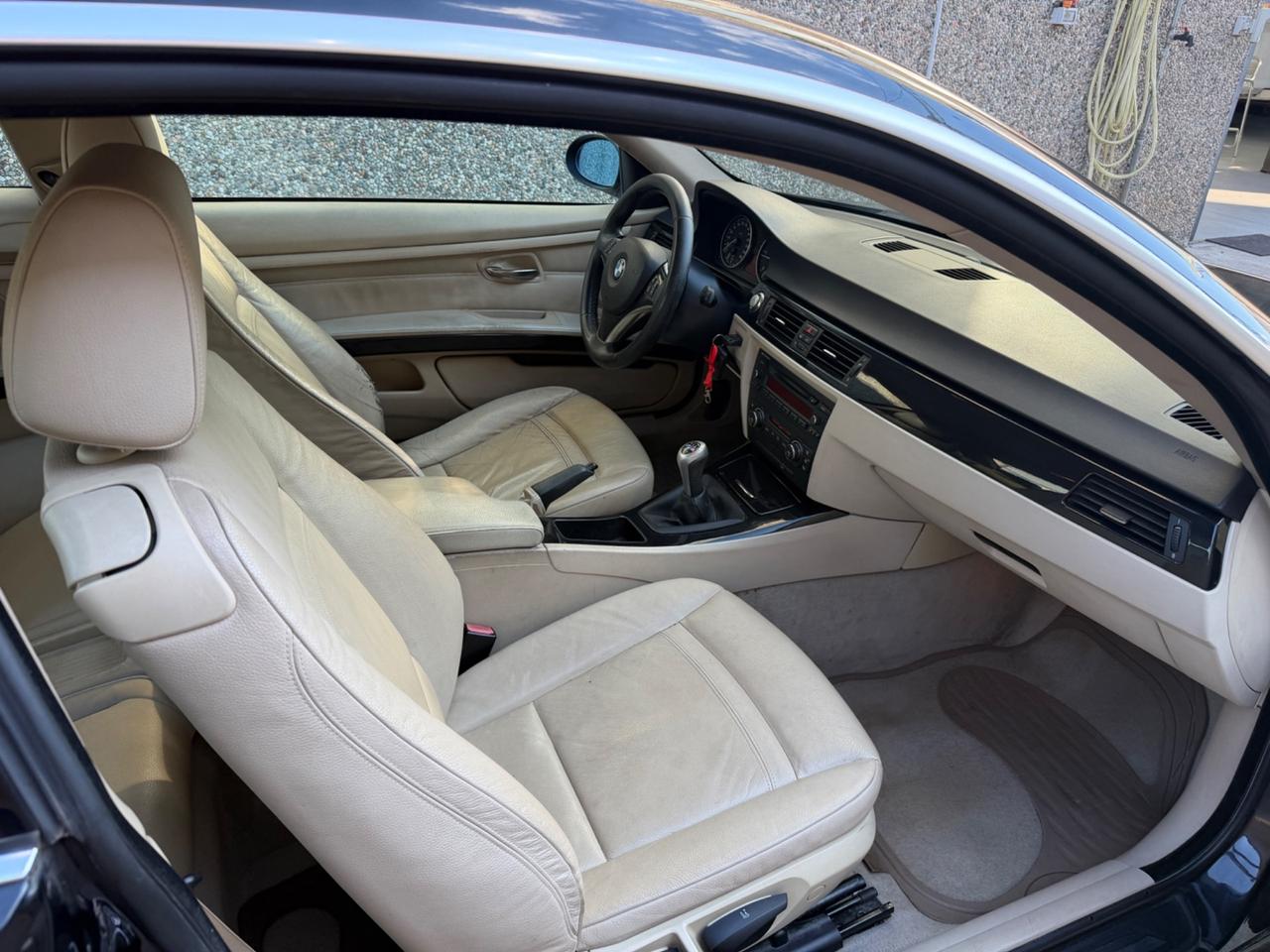 BMW 320d 177CV Coupé Futura MANUALE