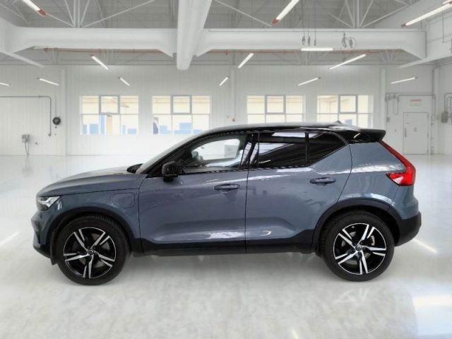 VOLVO XC40 T5 Recharge Plug-in Hybrid R-design