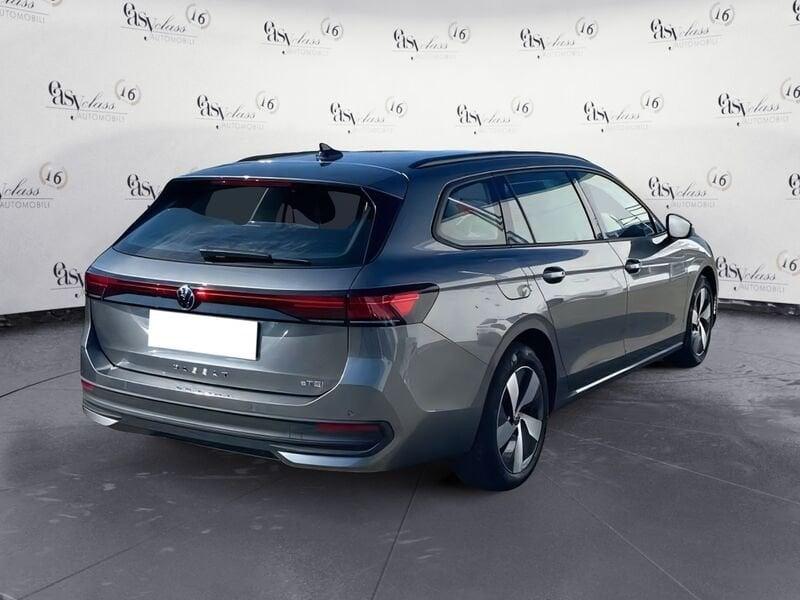 Volkswagen Passat Variant 1.5 eTSI ACT Business DSG LED Camera ACC NAVI
