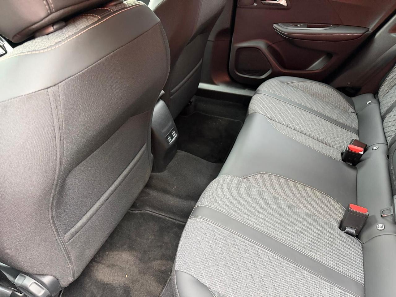 Peugeot 2008 PureTech 100 S&S Allure