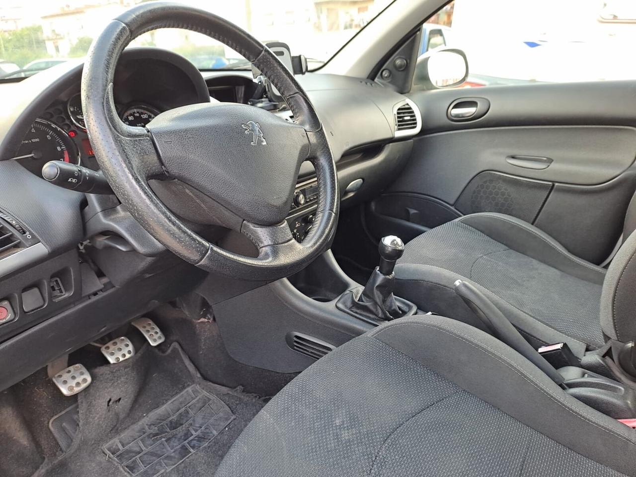 Peugeot 206 benzina