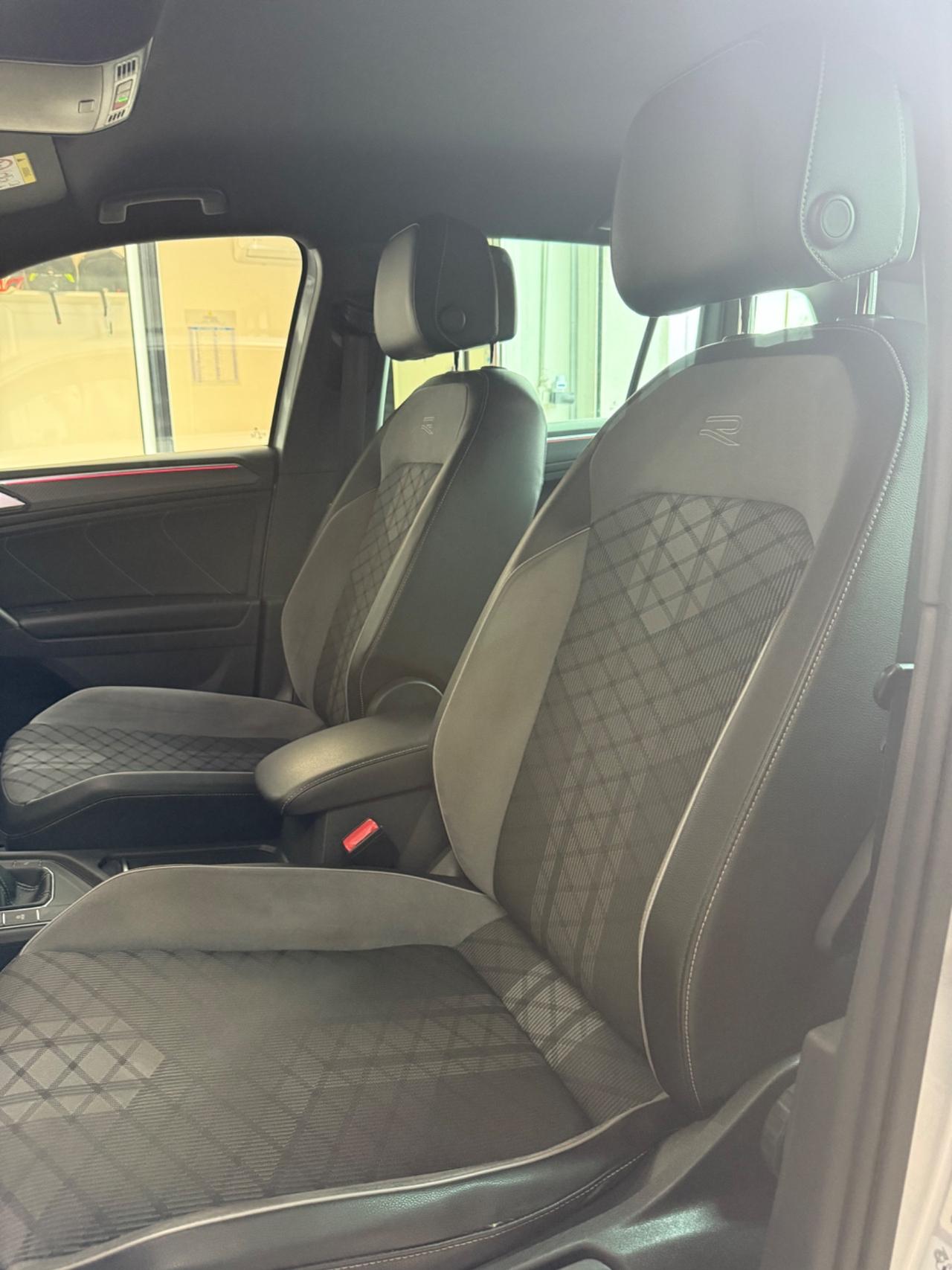 Volkswagen Tiguan 2.0 TDI 150 CV SCR DSG 4MOTION R-Line