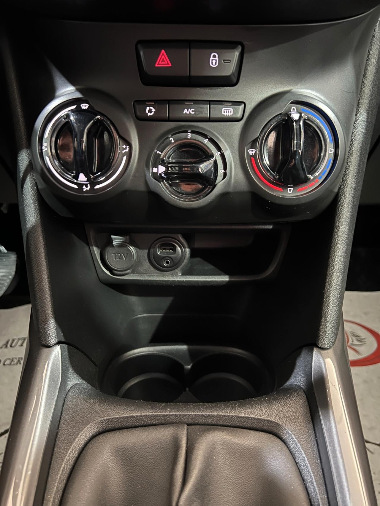 Peugeot 2008 1.6 100 CV - Black Matt - 2018