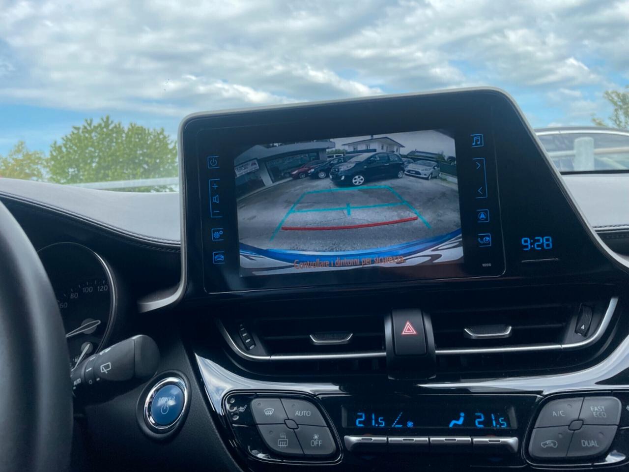 Toyota C-HR 1.8 Ibrida Neopatentati